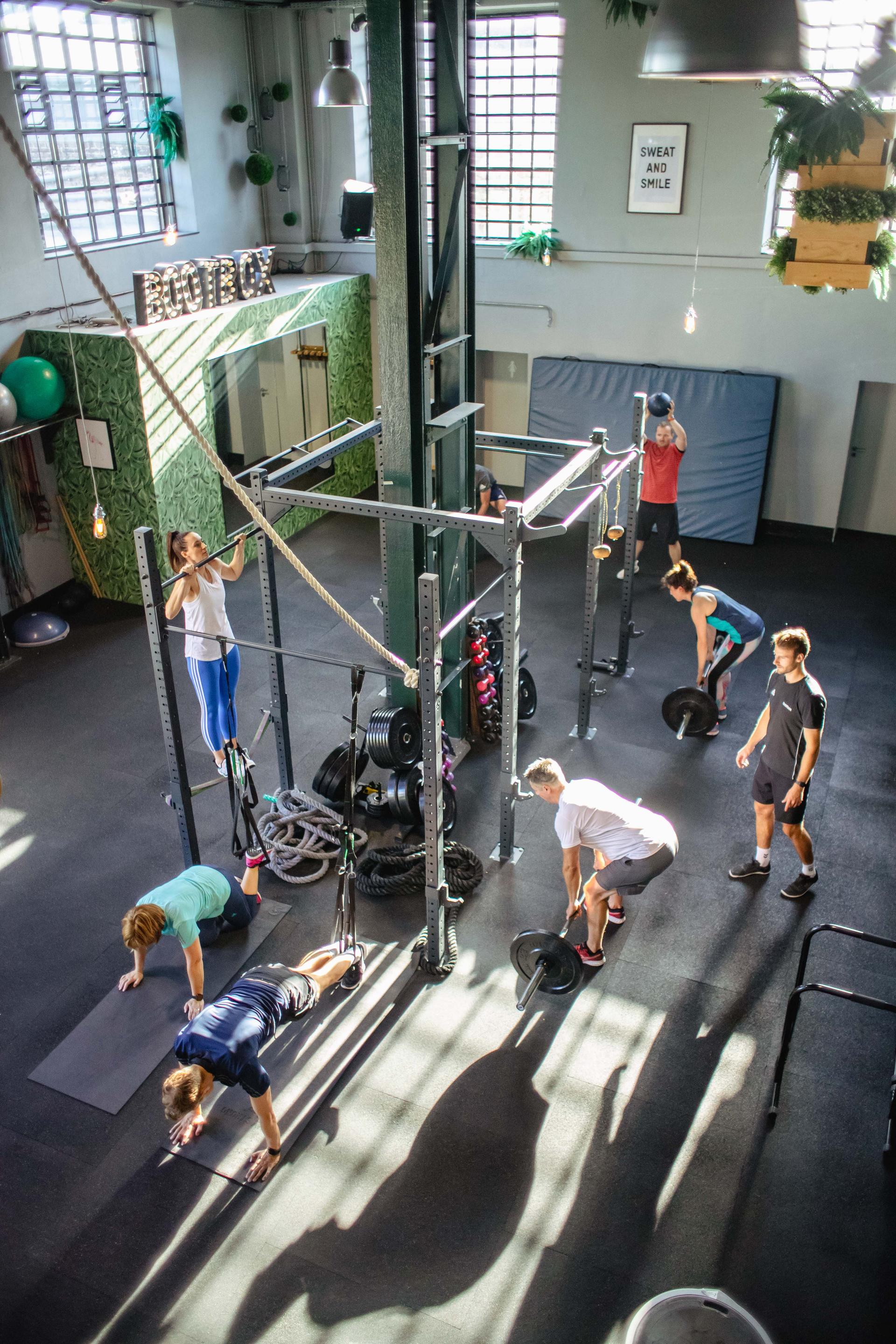 Der Shapekurs der Bootbox in der Indoor Halle beim Training