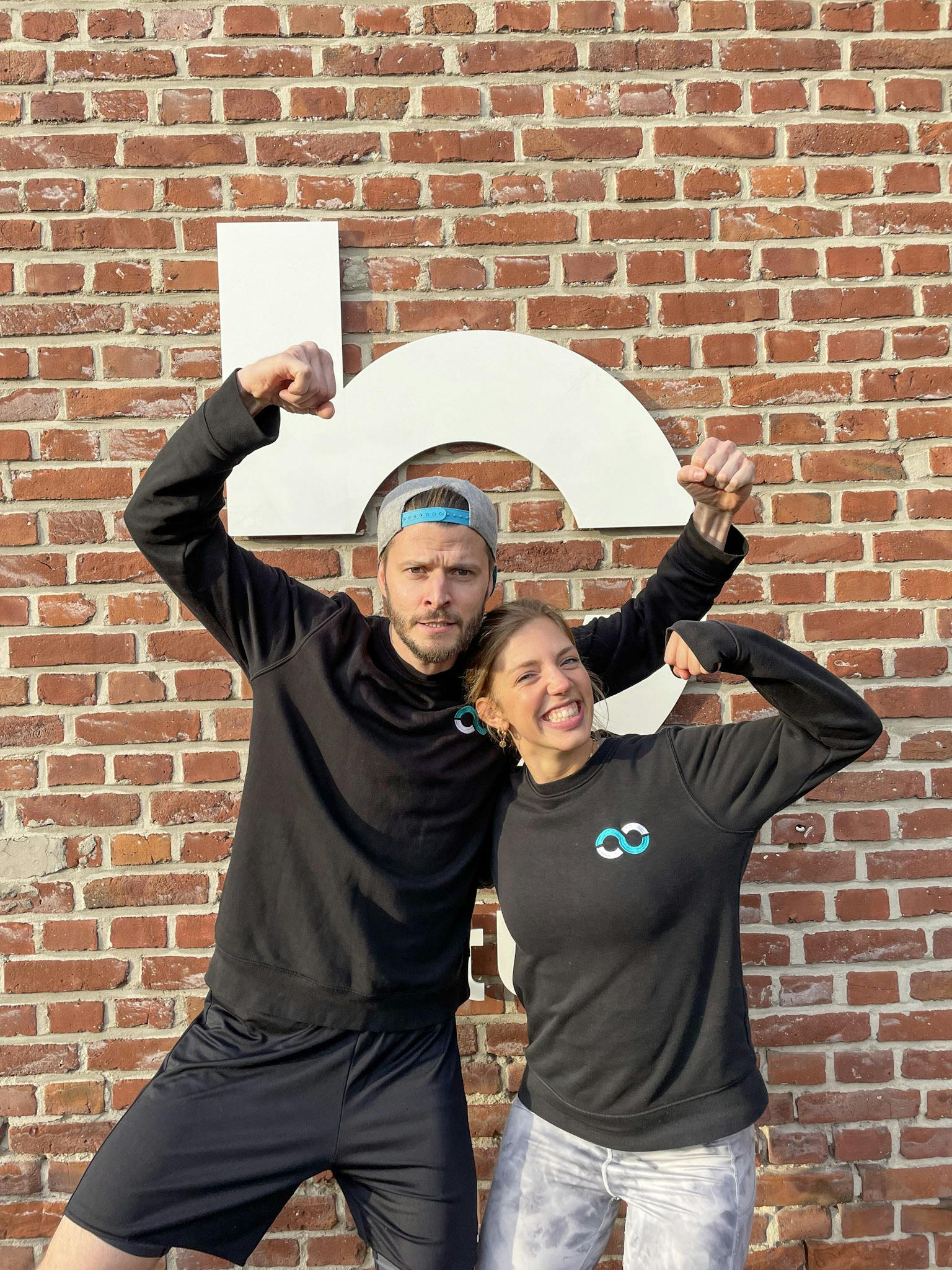 Die Fitnesstrainer Christine Klemm und Lukas Bode der Bootbox Köln